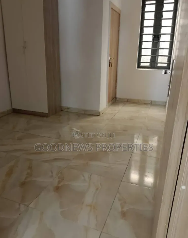 4bdrm Duplex in Harris Drives Vgc for sale in VGC / Ajah