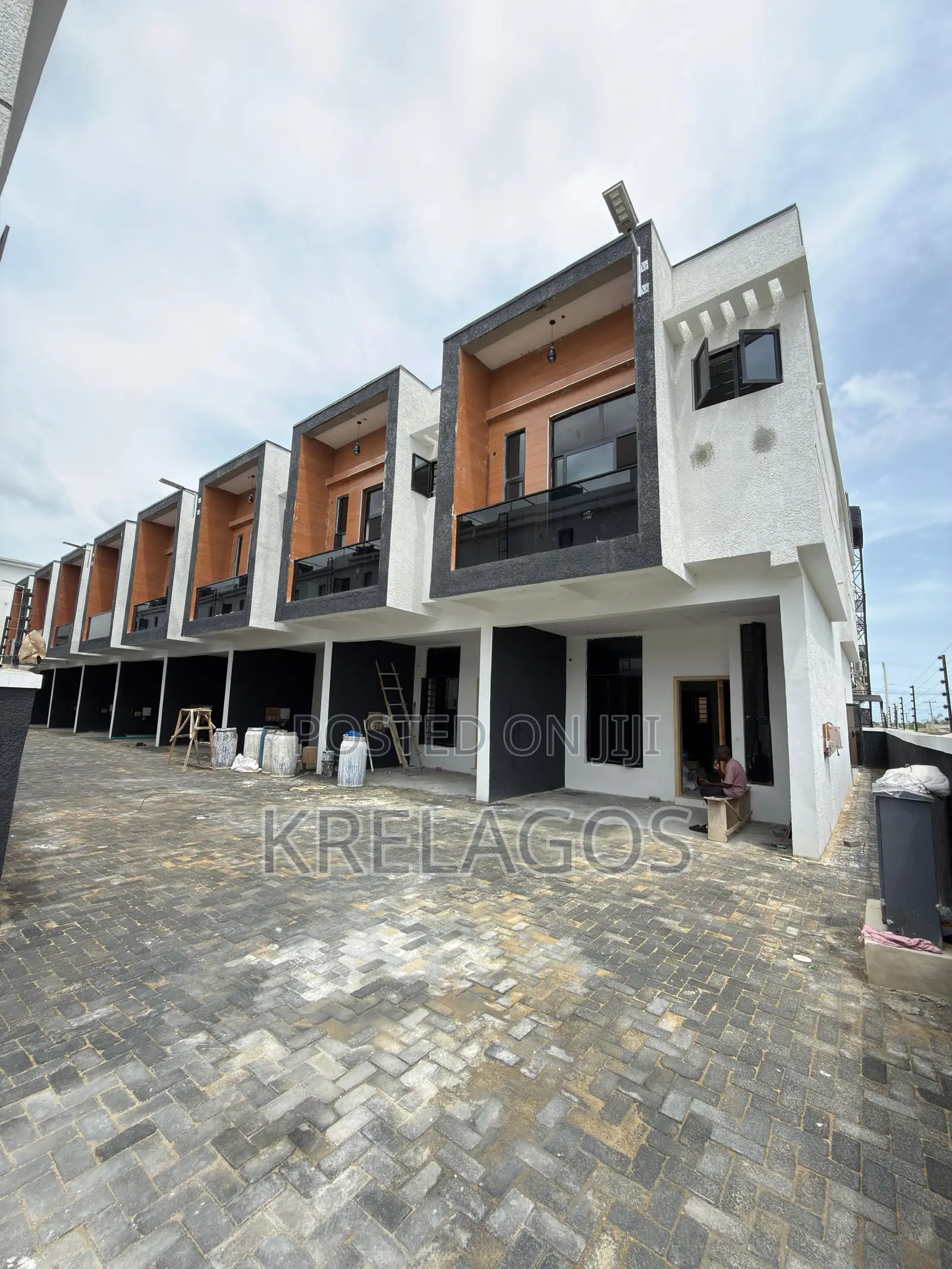 3bdrm Duplex in Abraham Adesanya Estate for sale in Abraham Adesanya Estate