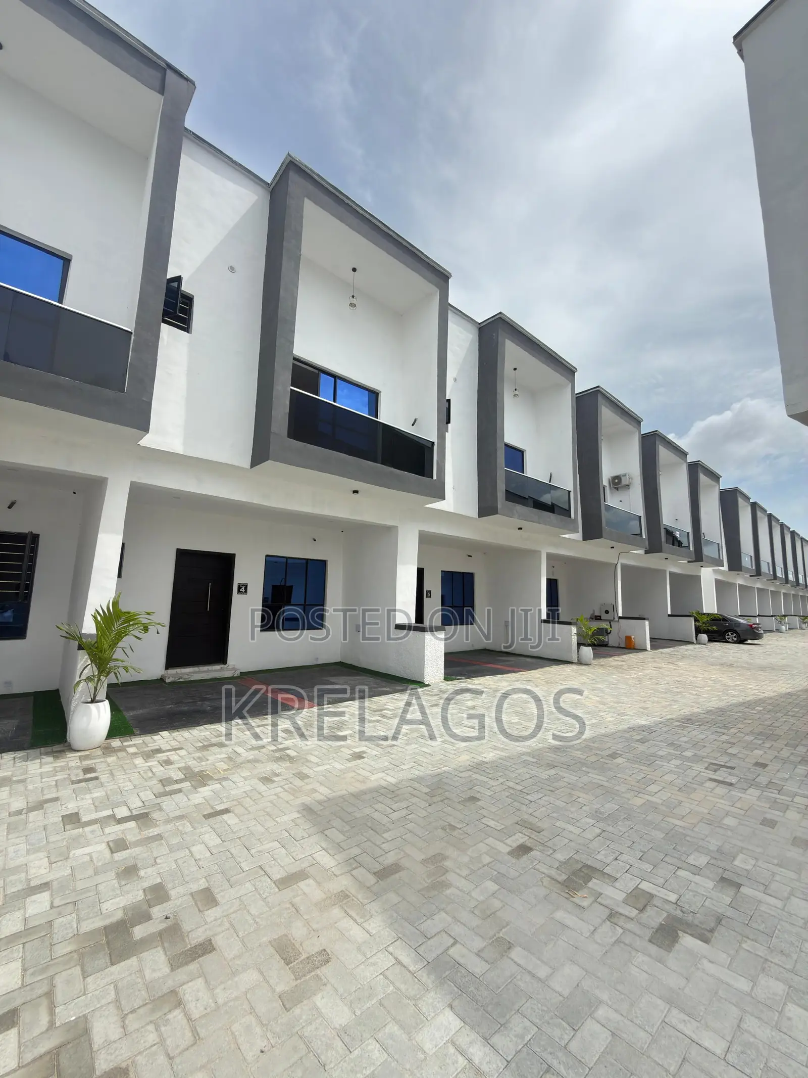 3bdrm Duplex in Abraham Adesanya Estate for sale in Abraham Adesanya Estate