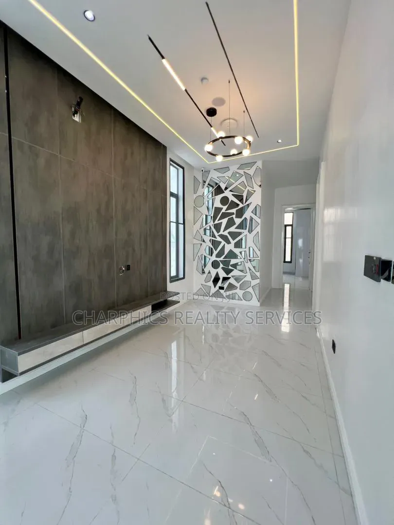 5bdrm Duplex in Osapa london for sale in Osapa london