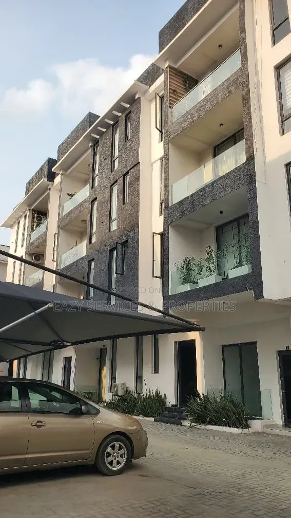 2bdrm Apartment in Gated And Secured, Lekki Phase 1 for sale in Lekki Phase 1