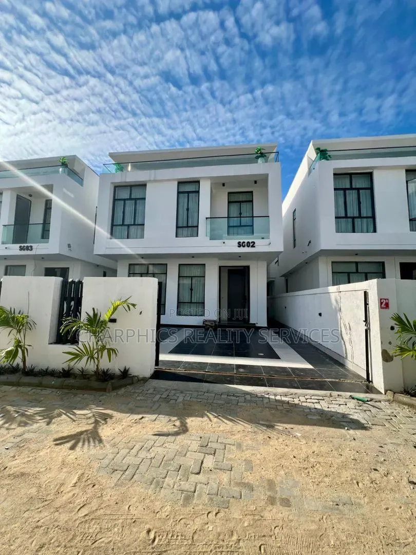 4bdrm Duplex in Chevron for sale in Chevron