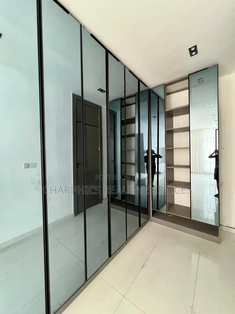 4bdrm Duplex in Chevron for sale in Chevron