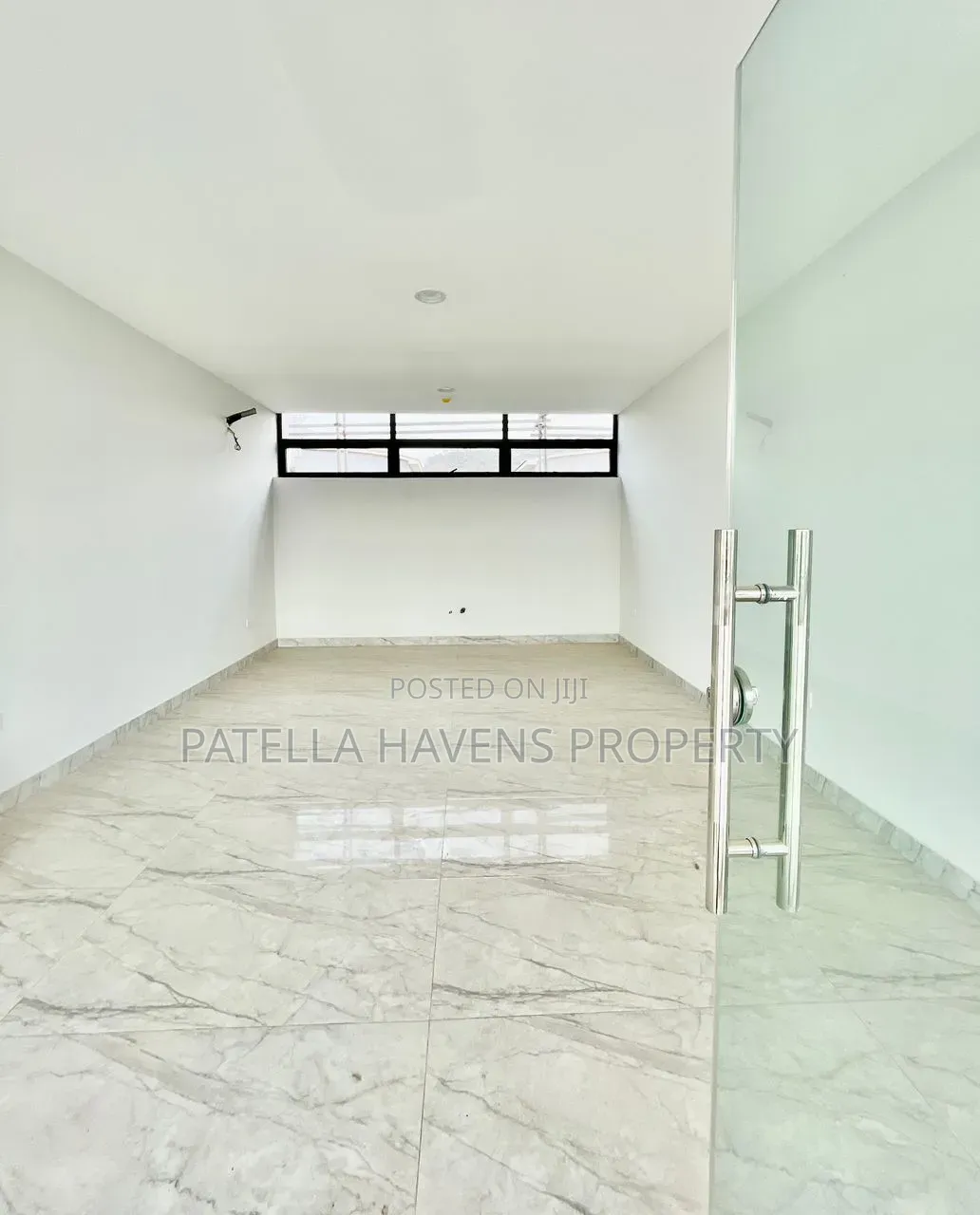 Solidly Built Commercial Plaza in Dawaki
