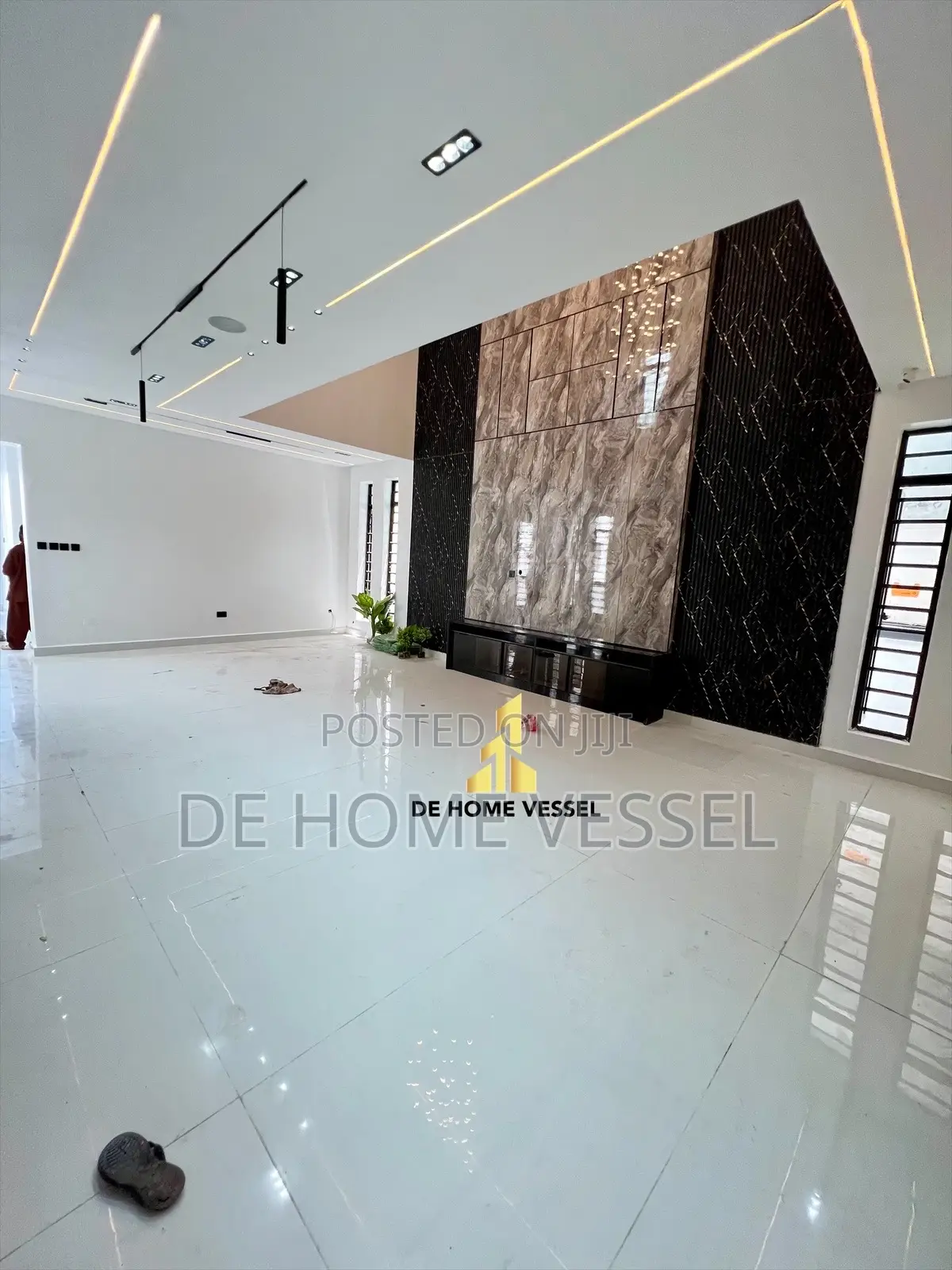 5bdrm Duplex in Ikate for sale in Ikate