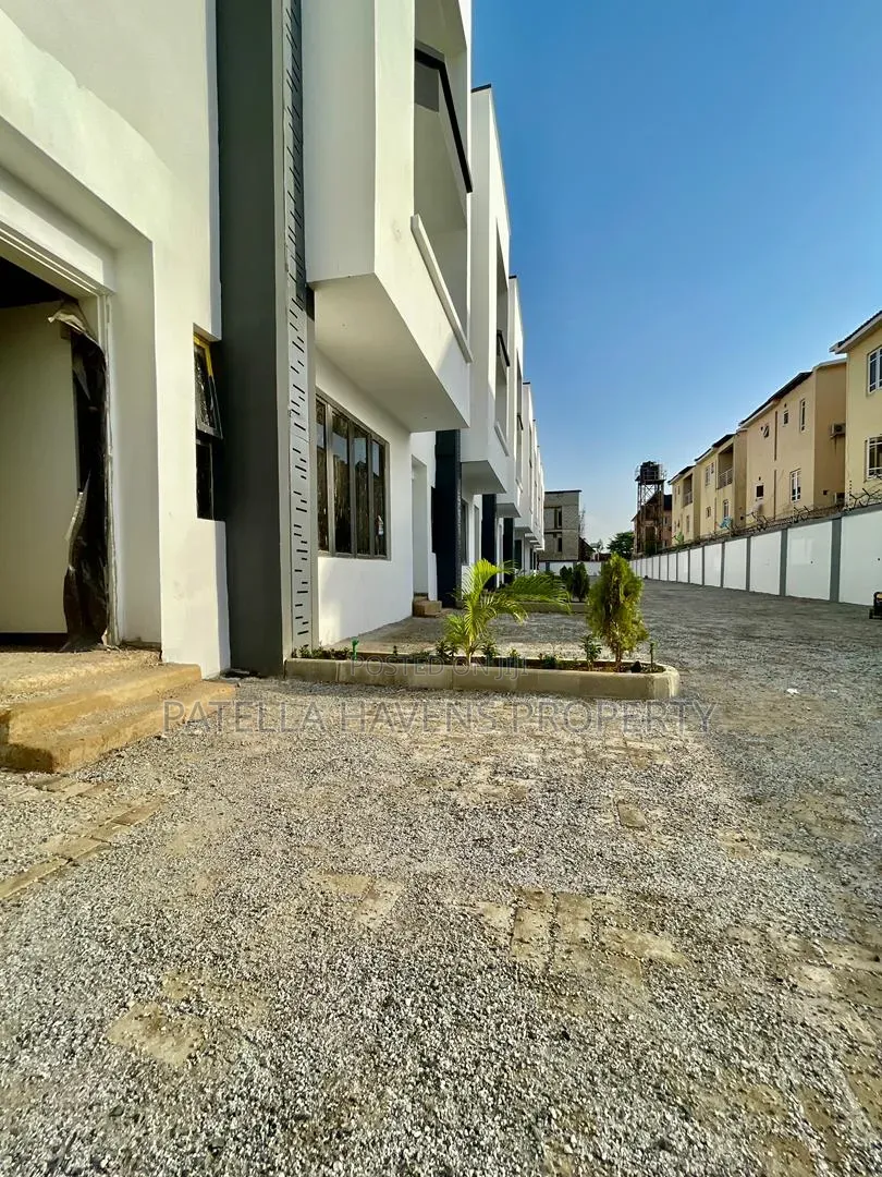 4bdrm Townhouse/Terrace in Jahi for sale in Jahi