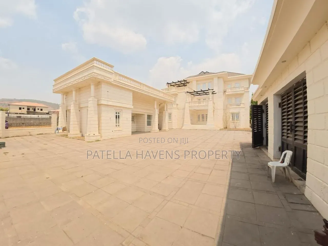 8bdrm Mansion in Maitama for sale in Maitama