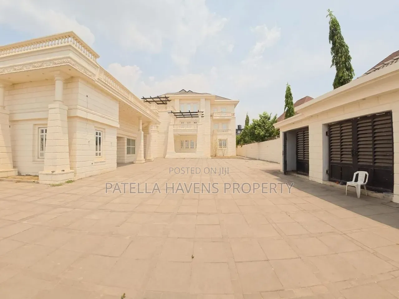 8bdrm Mansion in Maitama for sale in Maitama