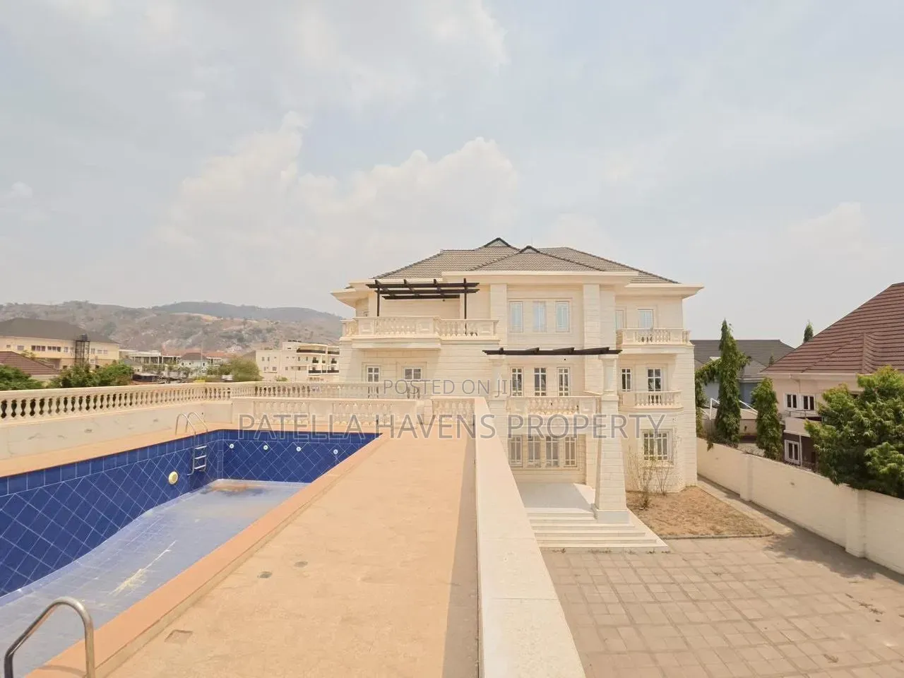 8bdrm Mansion in Maitama for sale in Maitama