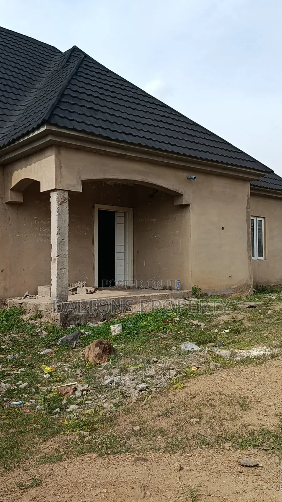 3bdrm Bungalow in Sabon Lugbe for sale in Sabon Lugbe