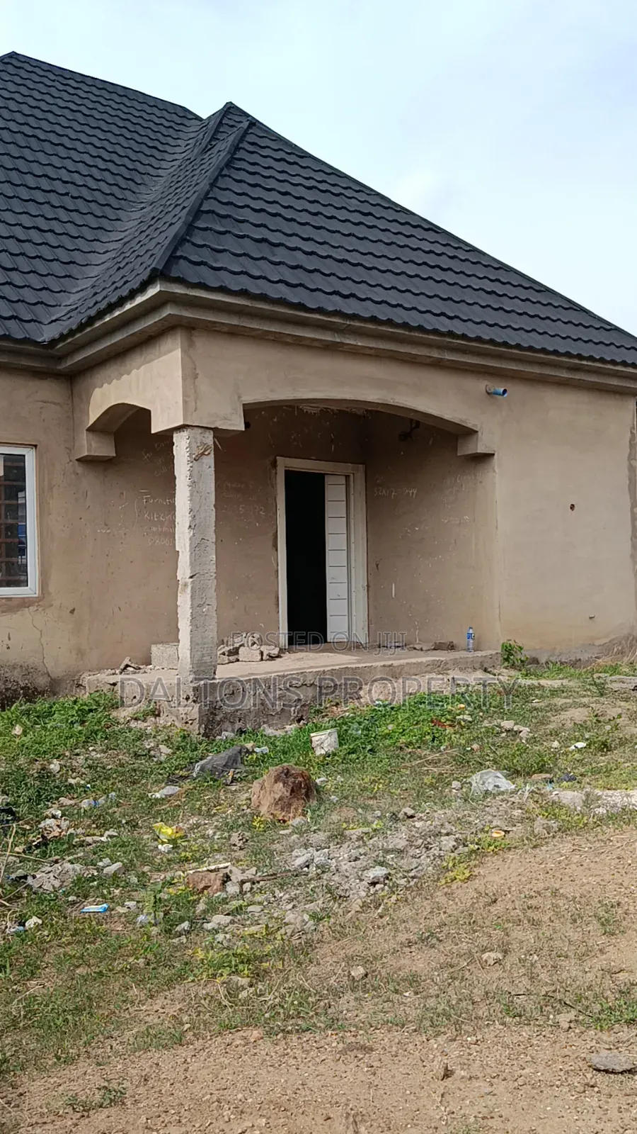 3bdrm Bungalow in Sabon Lugbe for sale in Sabon Lugbe