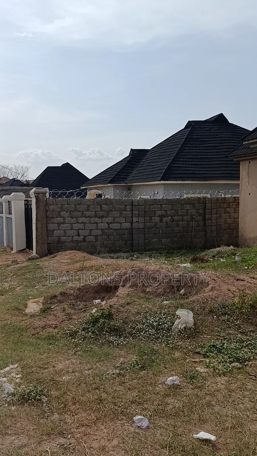 3bdrm Bungalow in Sabon Lugbe for sale in Sabon Lugbe