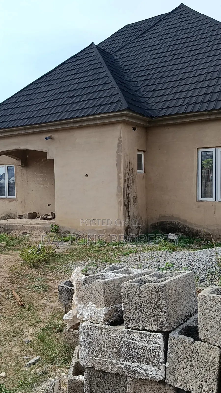 3bdrm Bungalow in Sabon Lugbe for sale in Sabon Lugbe