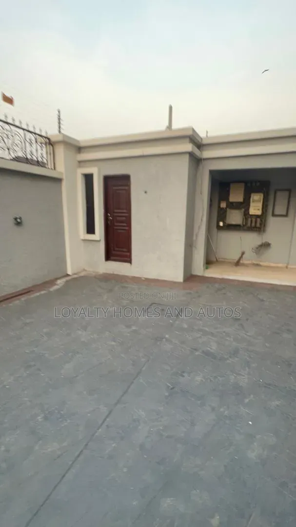 5bdrm Duplex in Omole Phase 1 for sale in Omole Phase 1