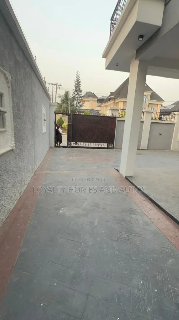 5bdrm Duplex in Omole Phase 1 for sale in Omole Phase 1
