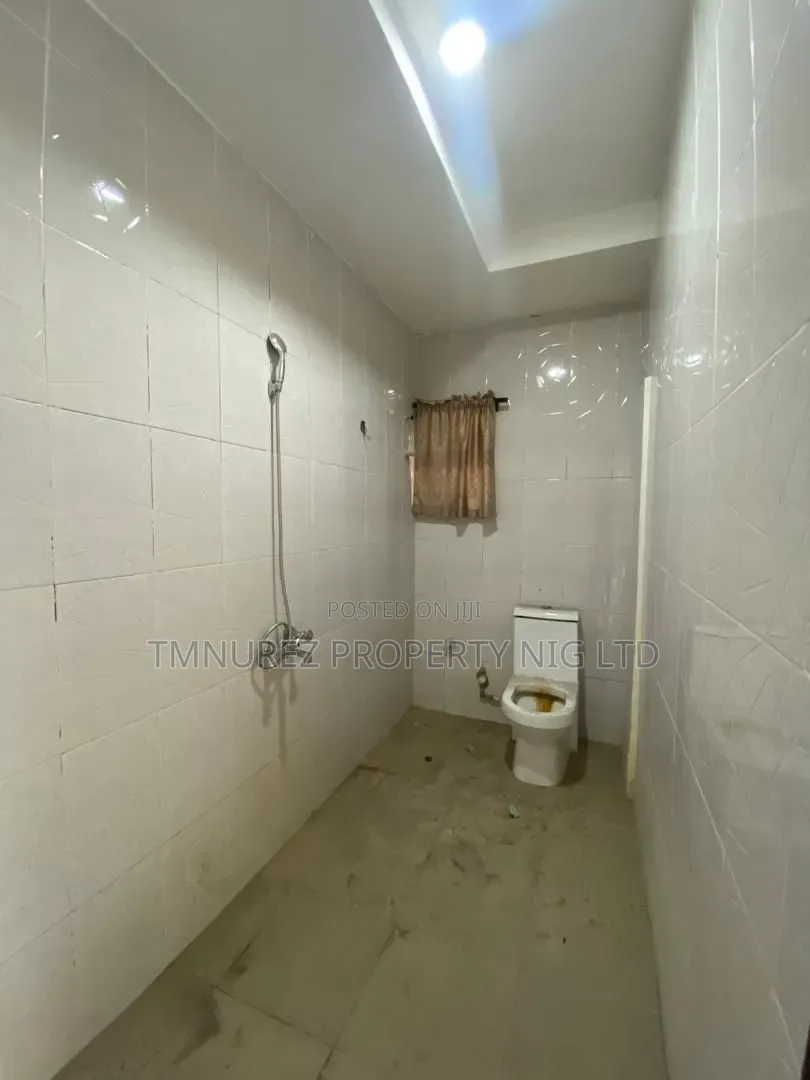 2bdrm Apartment in Osapa london for rent in Osapa london