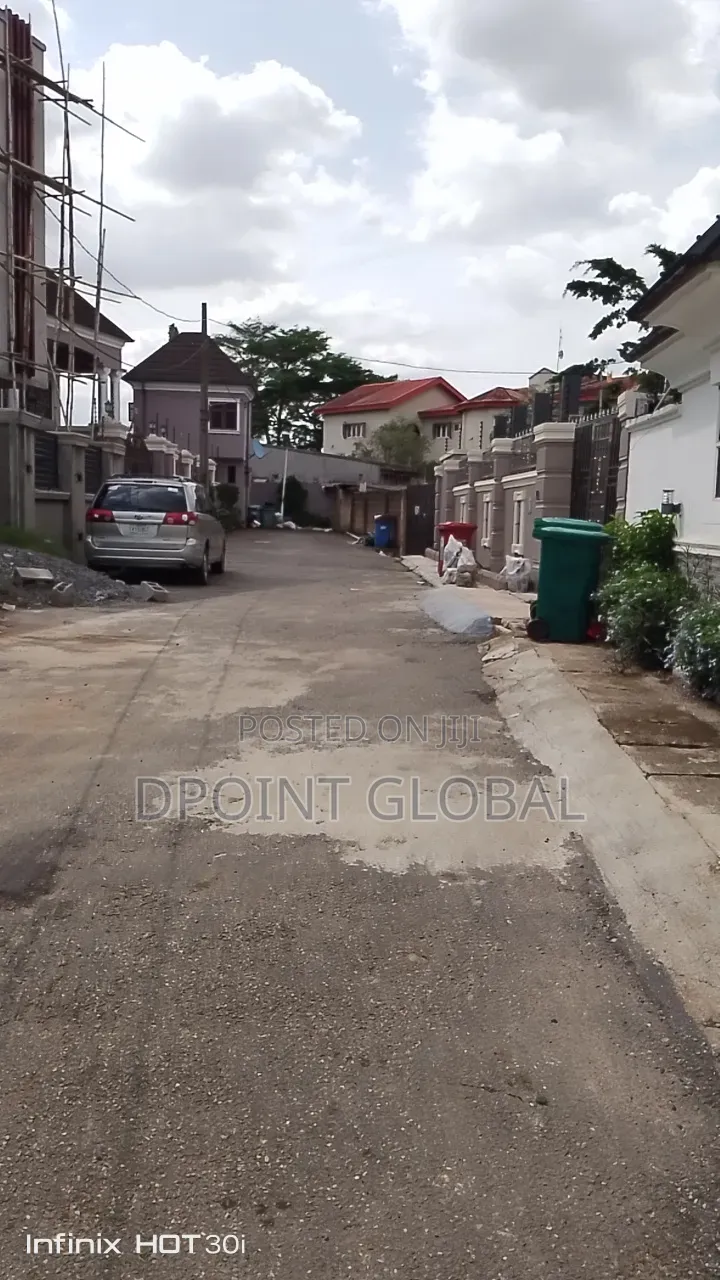 8bdrm Duplex in Gemade Estate, Ipaja / Ipaja for sale in Ipaja / Ipaja