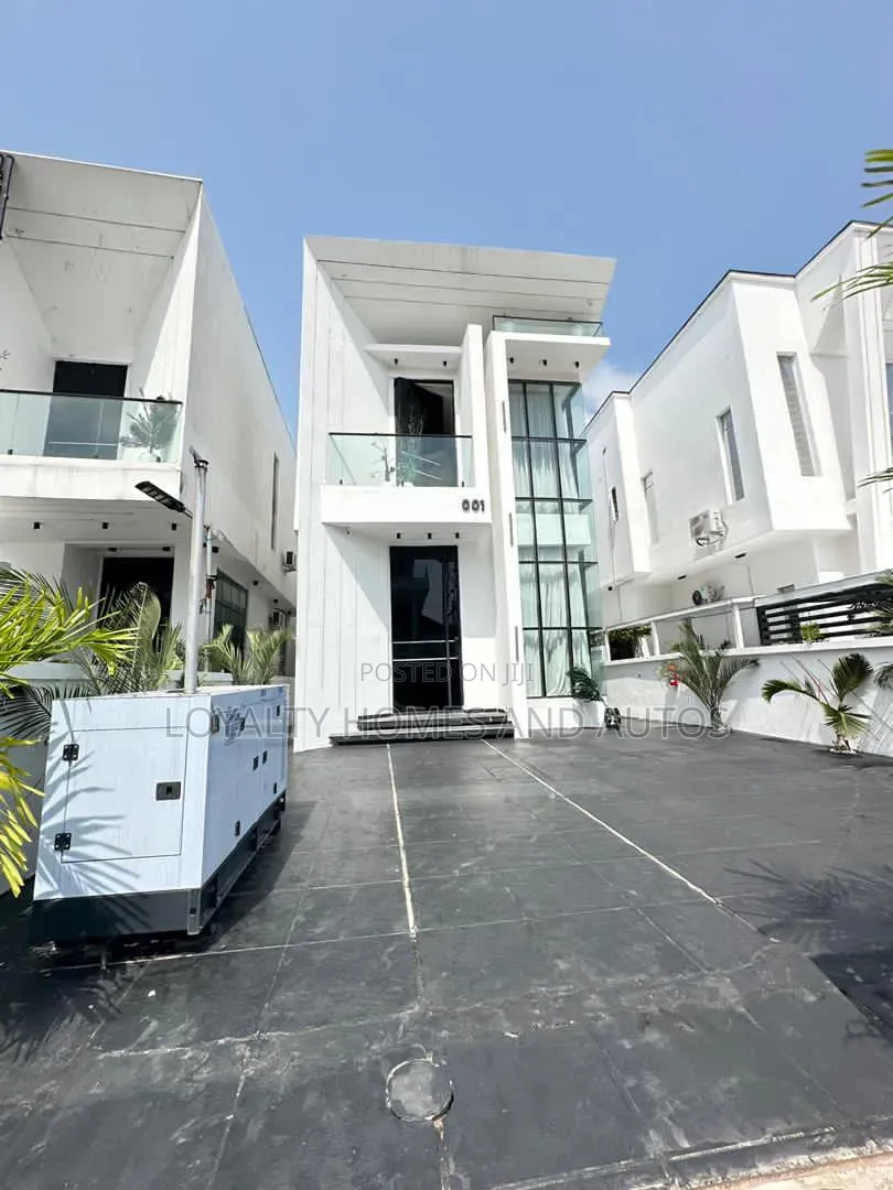 Furnished 5bdrm Duplex in Chevron for sale in Chevron
