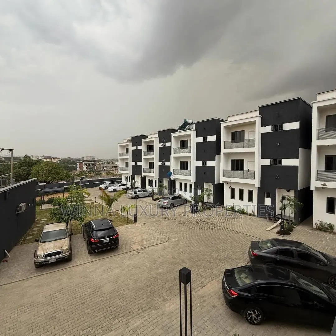 5bdrm Townhouse/Terrace in Jabi Main for sale in Jabi