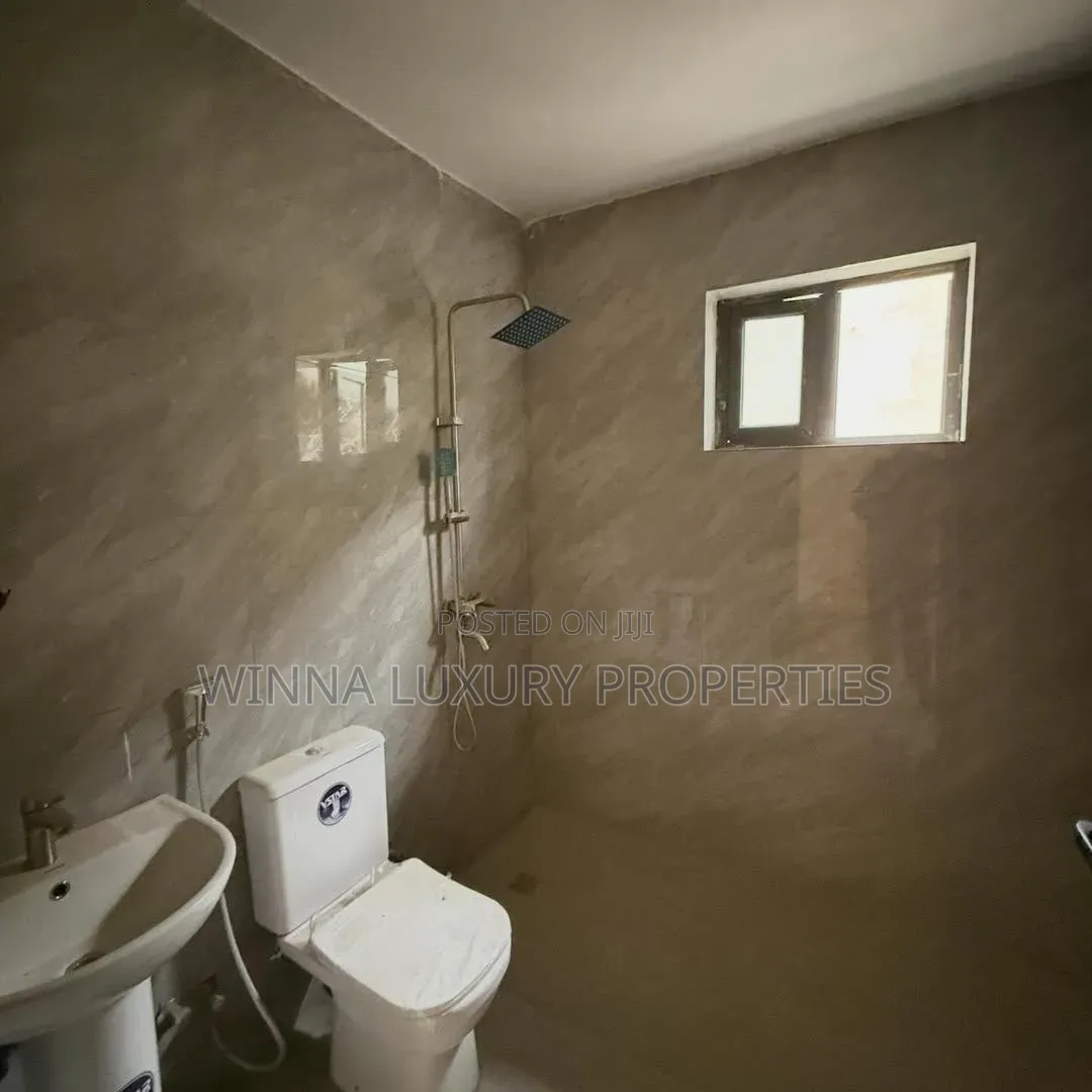 5bdrm Townhouse/Terrace in Jabi Main for sale in Jabi
