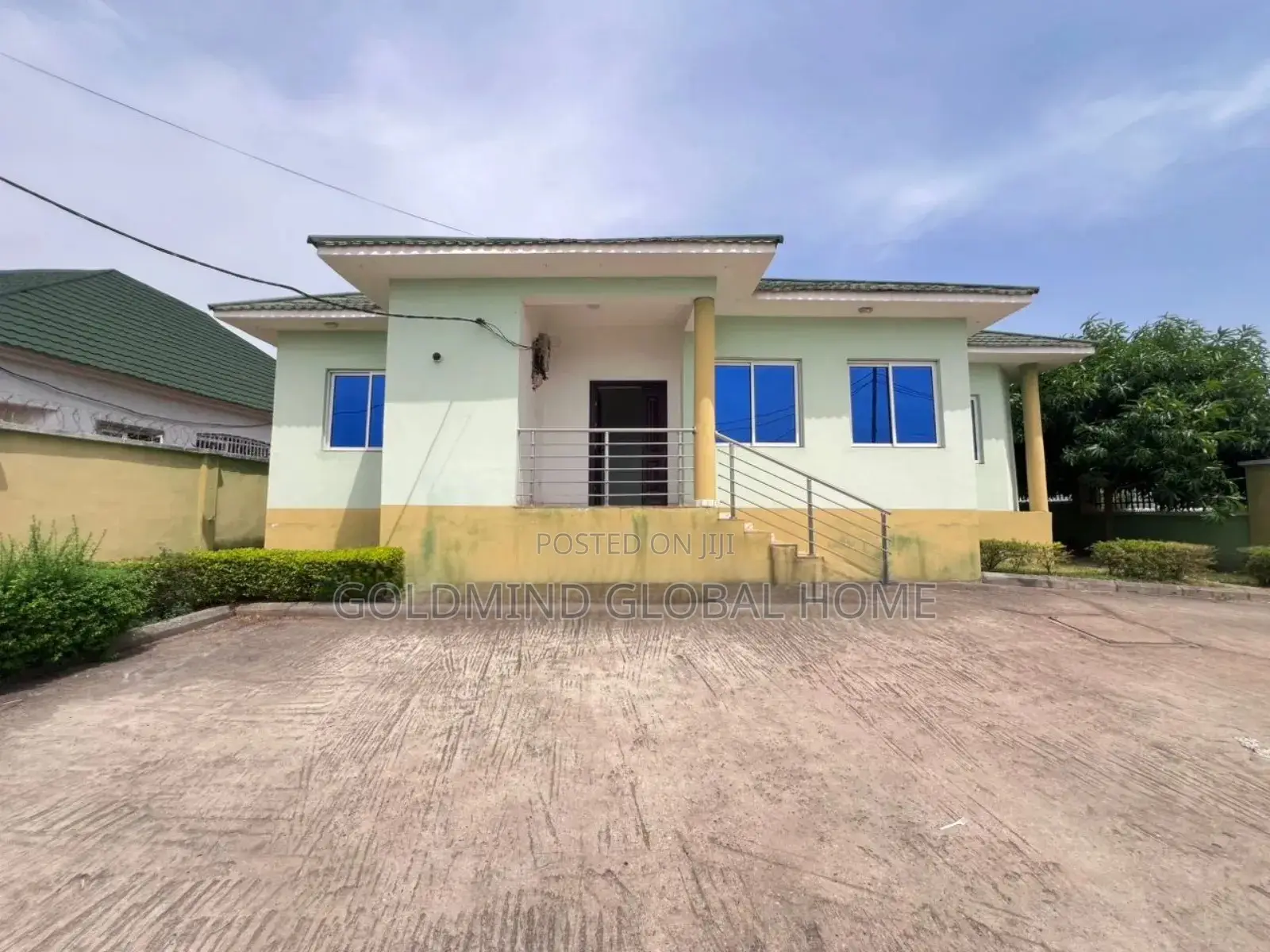 3bdrm Bungalow in Lugbe - Abuja for sale in Sabon Lugbe