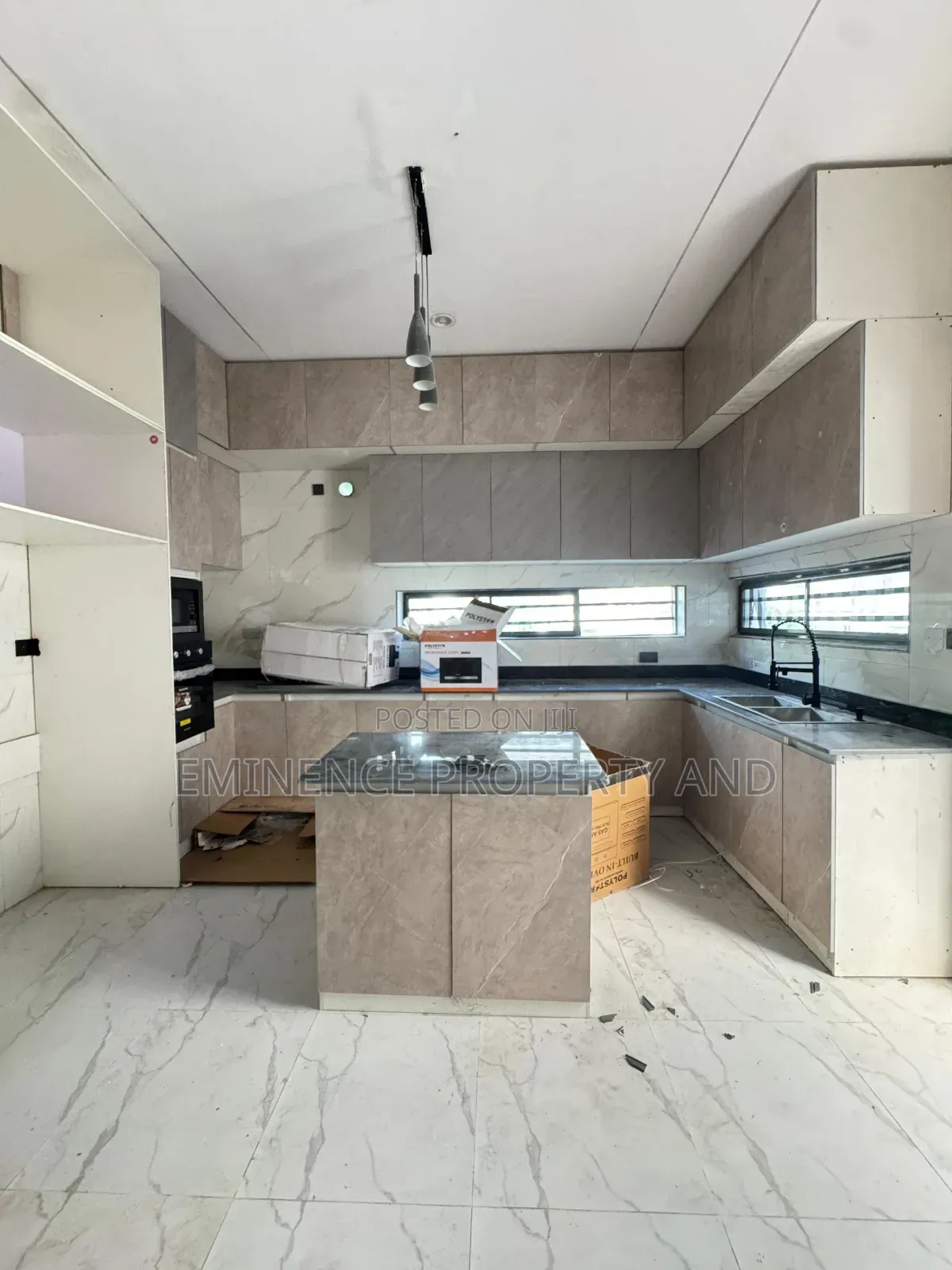 5 Bed With Pool | Ologolo, Lekki (N500m) in Ologolo