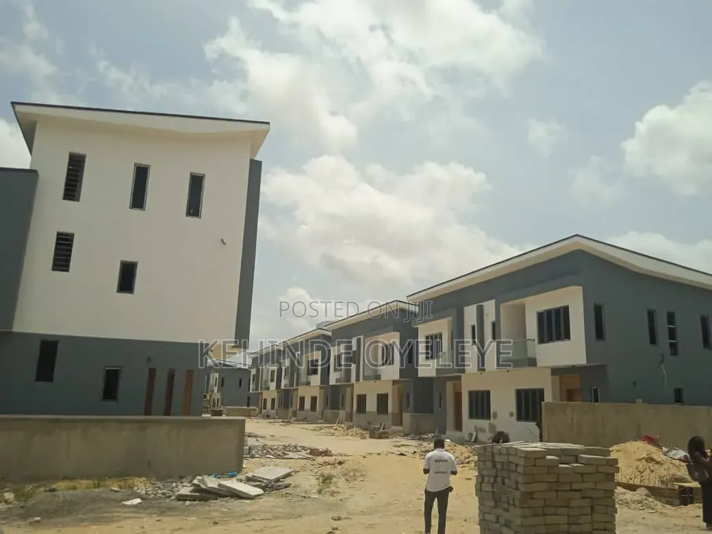Furnished 3bdrm House in Sangotedo Estate, Off Lekki-Epe Expressway in Off Lekki-Epe Expressway