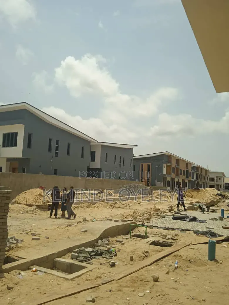 Furnished 3bdrm House in Sangotedo Estate, Off Lekki-Epe Expressway in Off Lekki-Epe Expressway