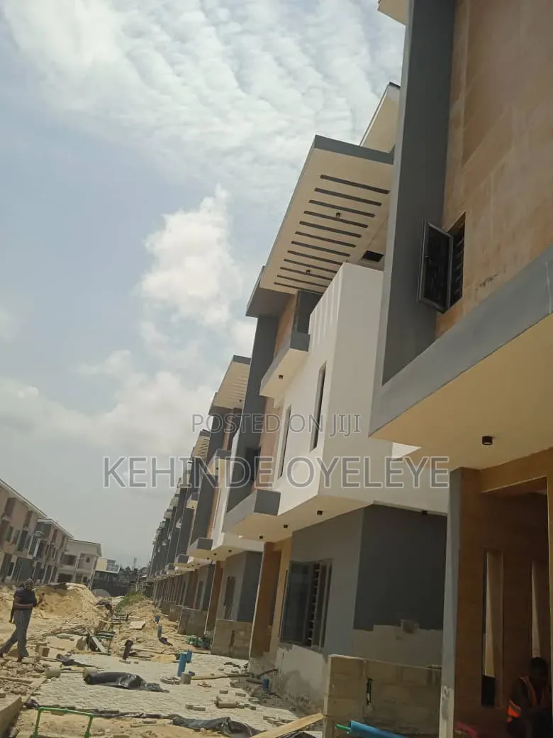 Furnished 3bdrm House in Sangotedo Estate, Off Lekki-Epe Expressway in Off Lekki-Epe Expressway