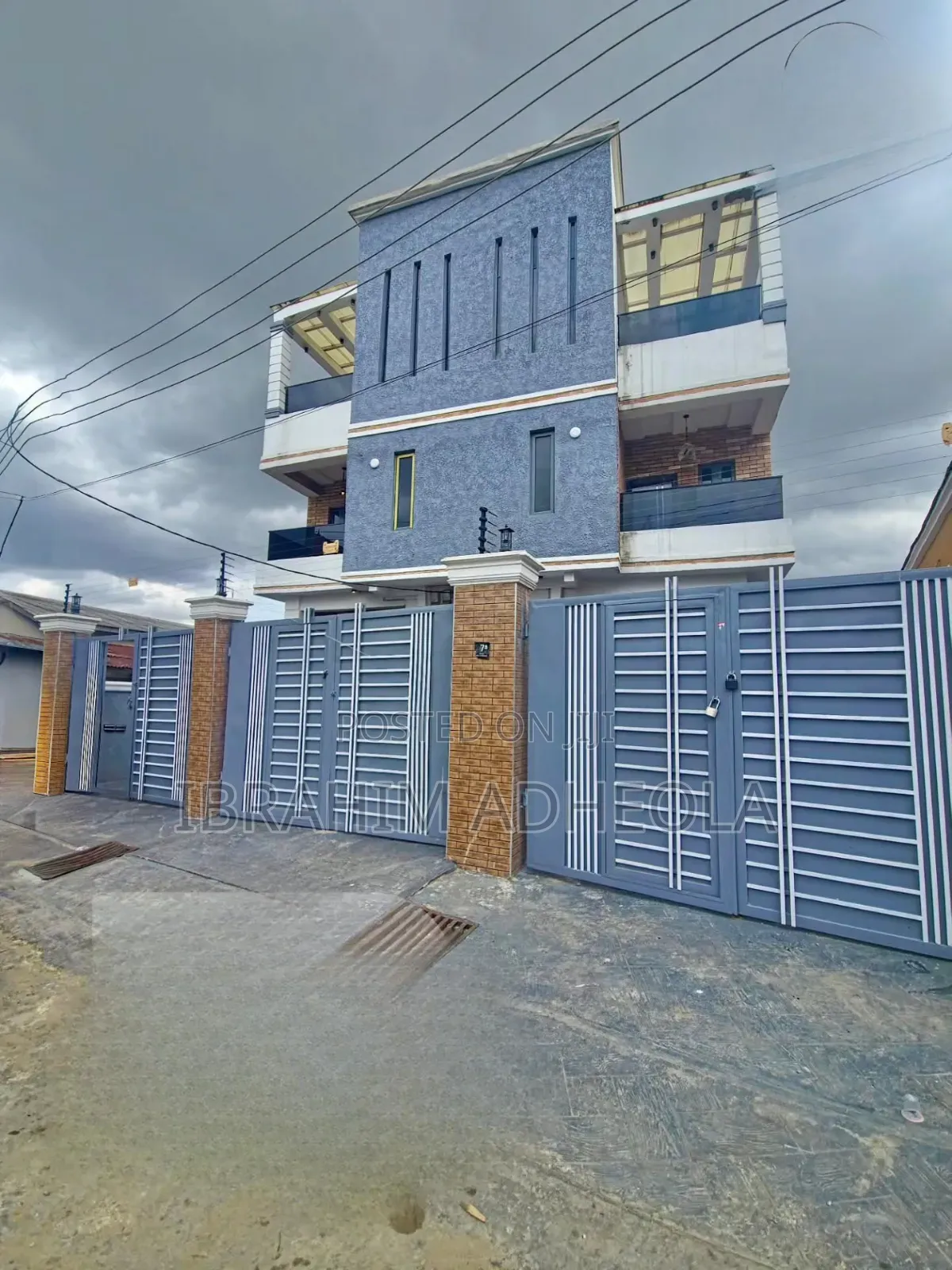 4bdrm Duplex in Ogudu for sale in Ogudu Road
