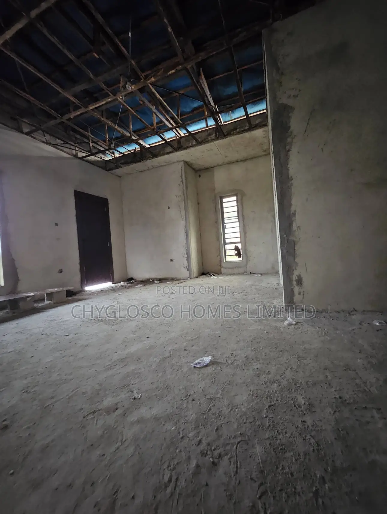 5bdrm Duplex in Victoria Creek, Aba Expressway for sale in Aba Expressway