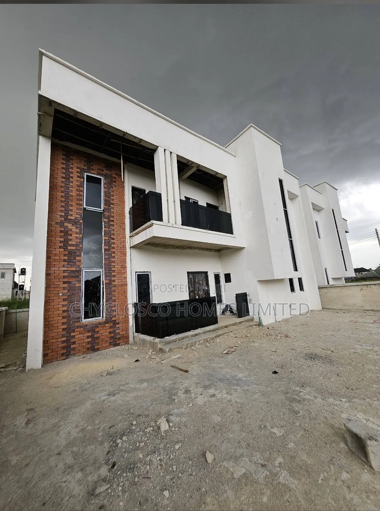 4bdrm Duplex in Gold Town, Ruuodomaya for sale in Ruuodomaya
