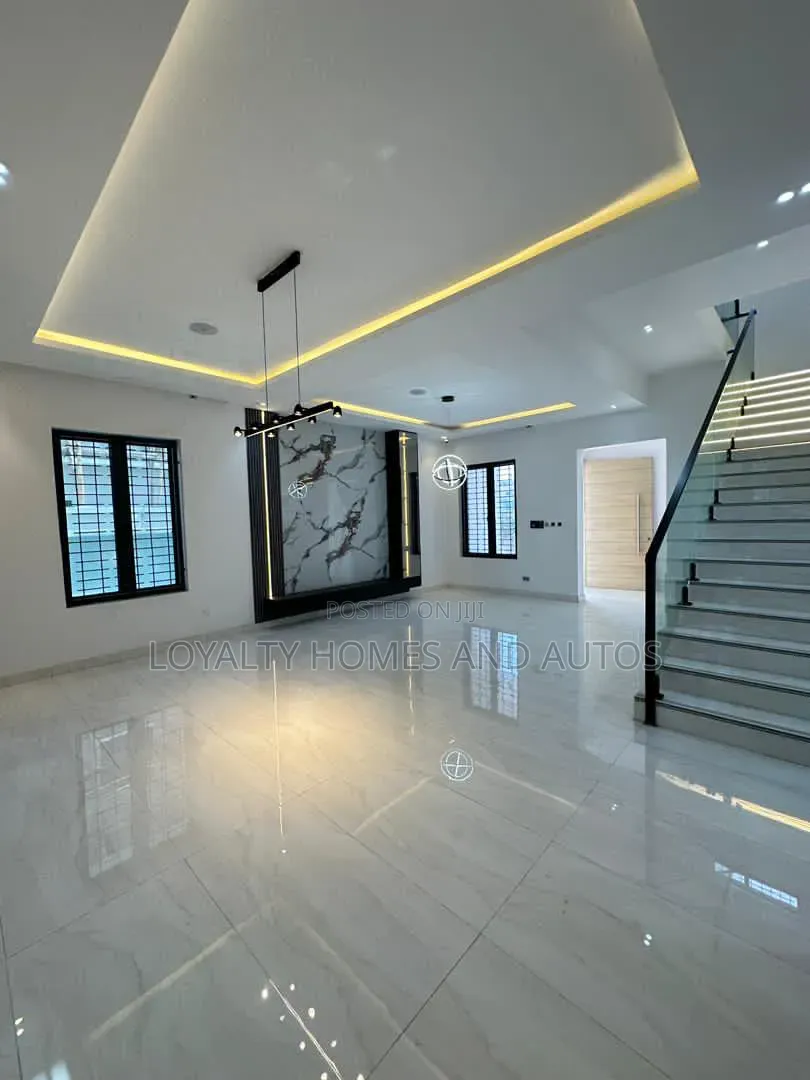 5bdrm House in Lekki Phase 1 for sale in Lekki Phase 1