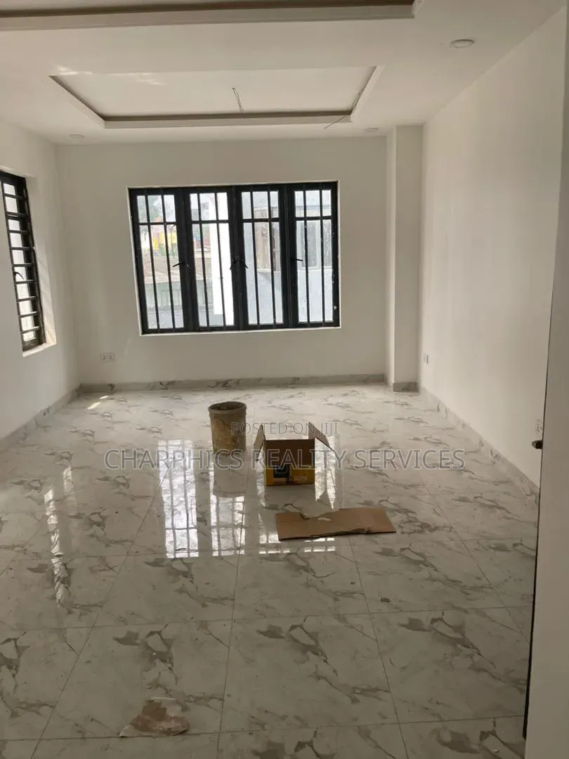 5bdrm Duplex in Mende for rent in Mende