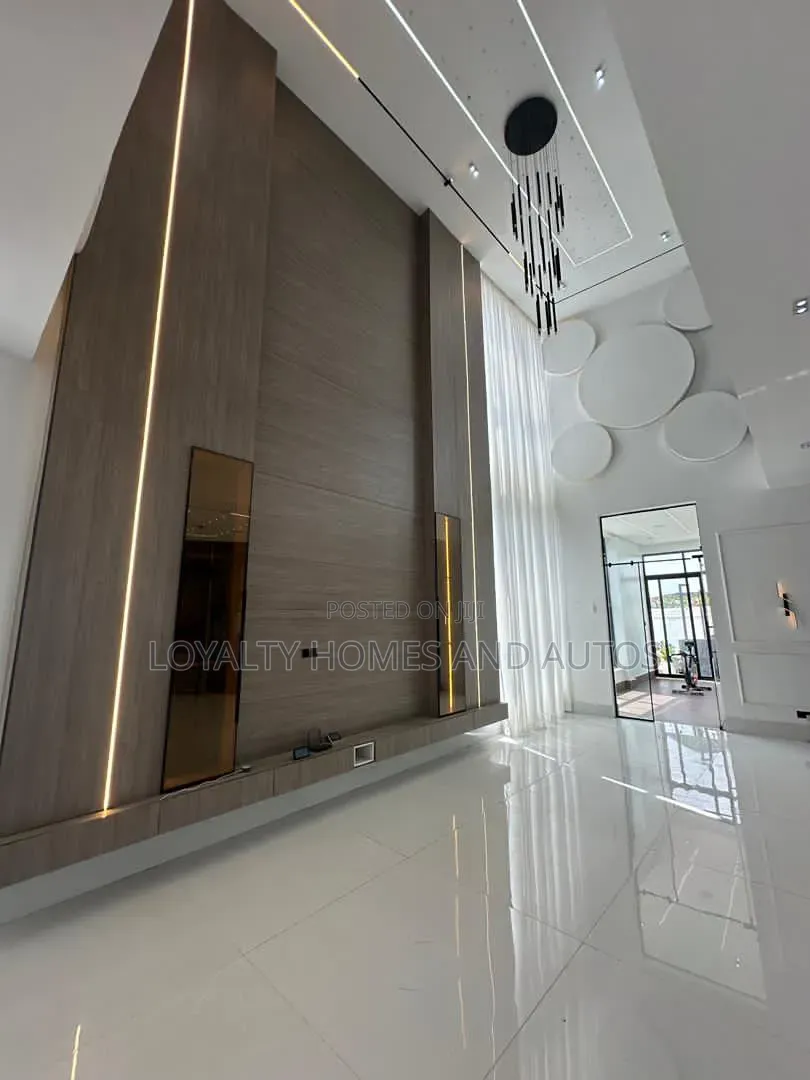 5bdrm Duplex in Chevron for sale in Chevron