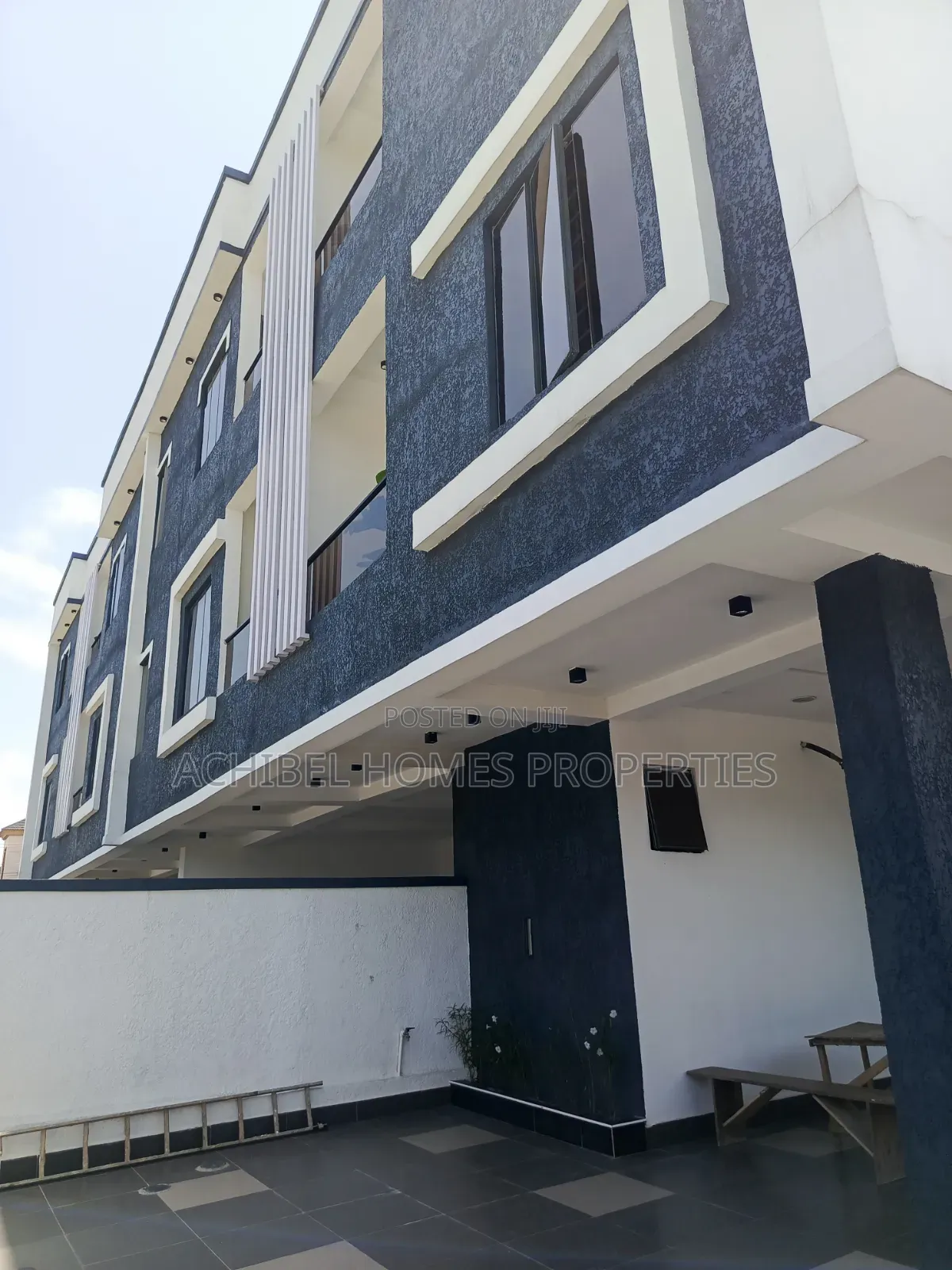 4bdrm Duplex in Off Hakeem, Lekki Phase 1 for sale in Lekki Phase 1