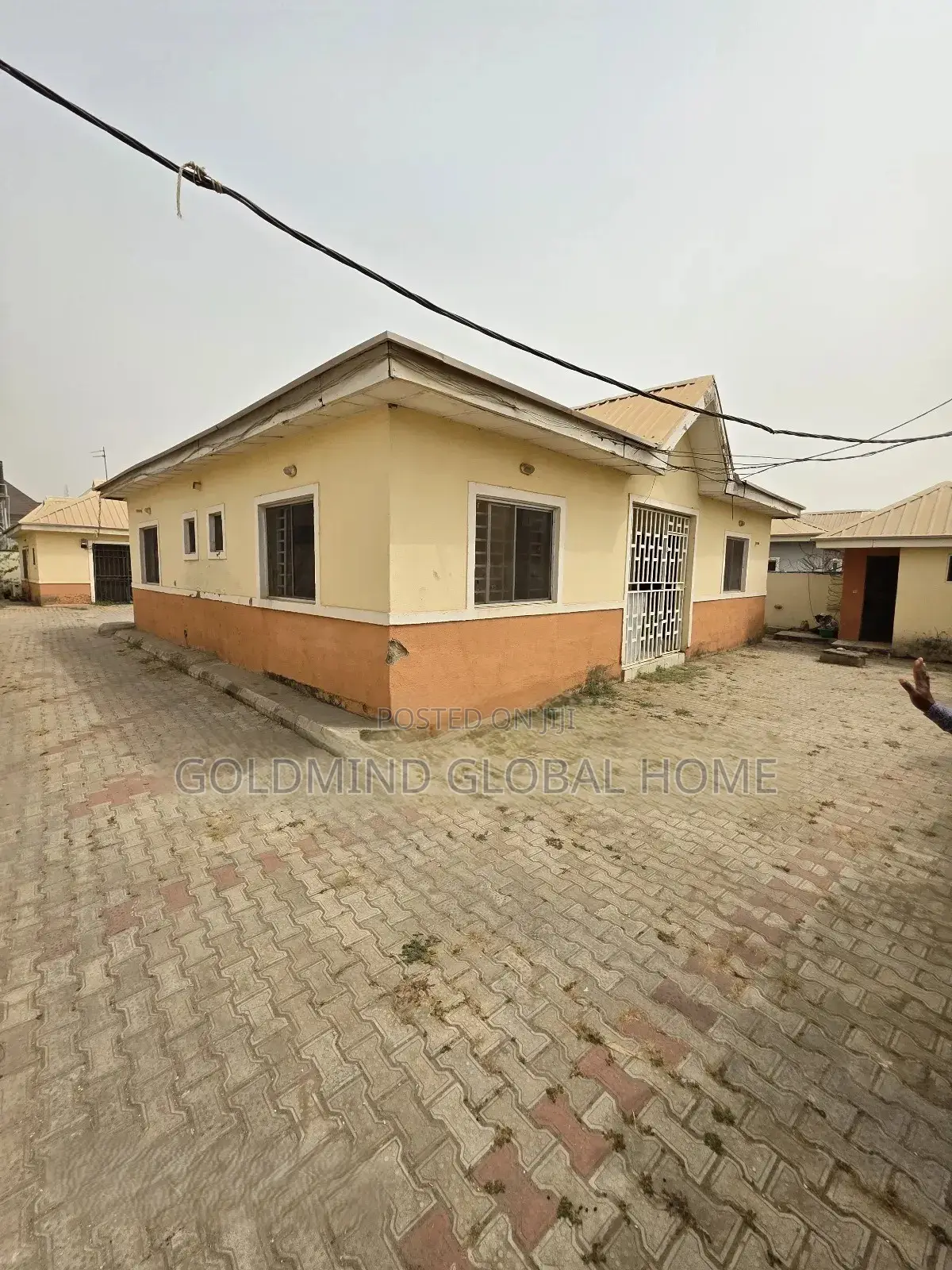 6bdrm Bungalow in Lugbe - Abuja, FHA for sale in FHA
