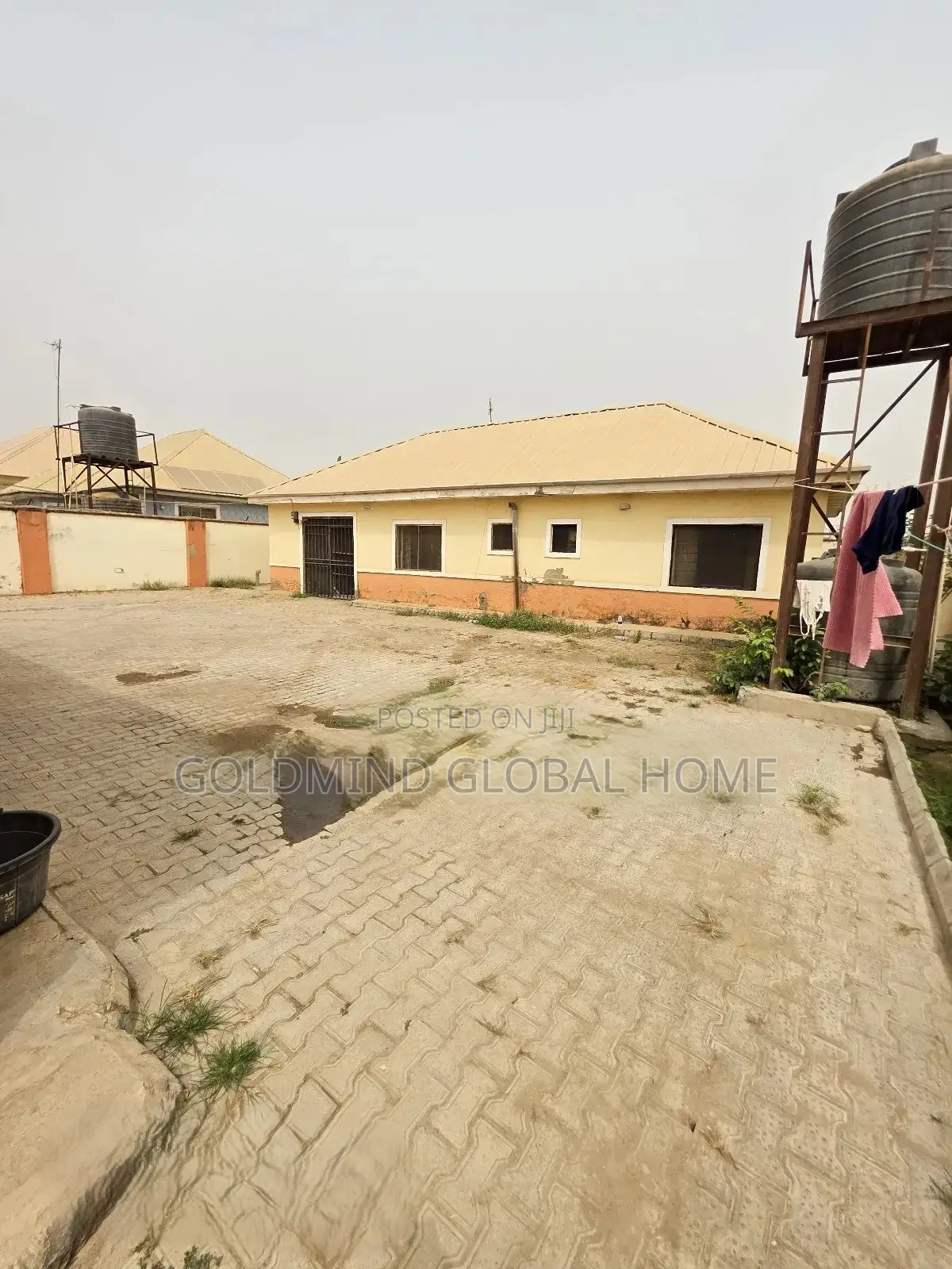 6bdrm Bungalow in Lugbe - Abuja, FHA for sale in FHA