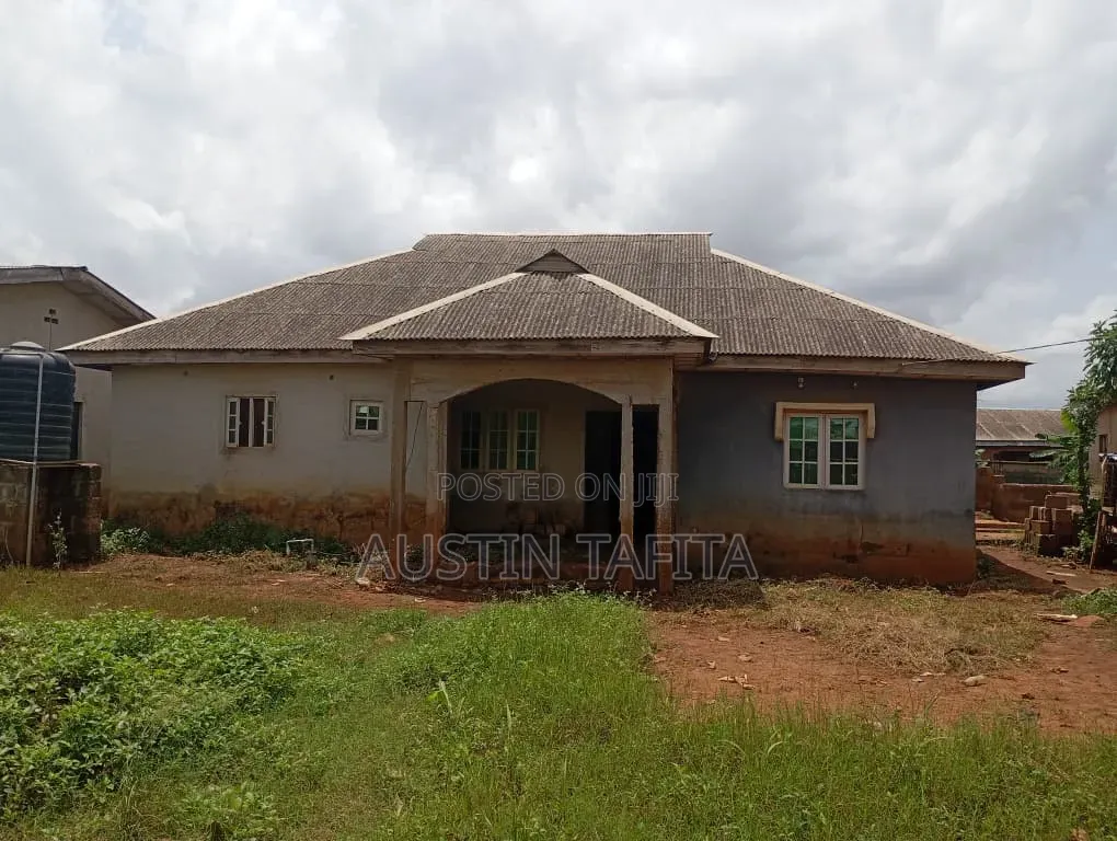 3bdrm Bungalow in Ayobo for sale in Ayobo