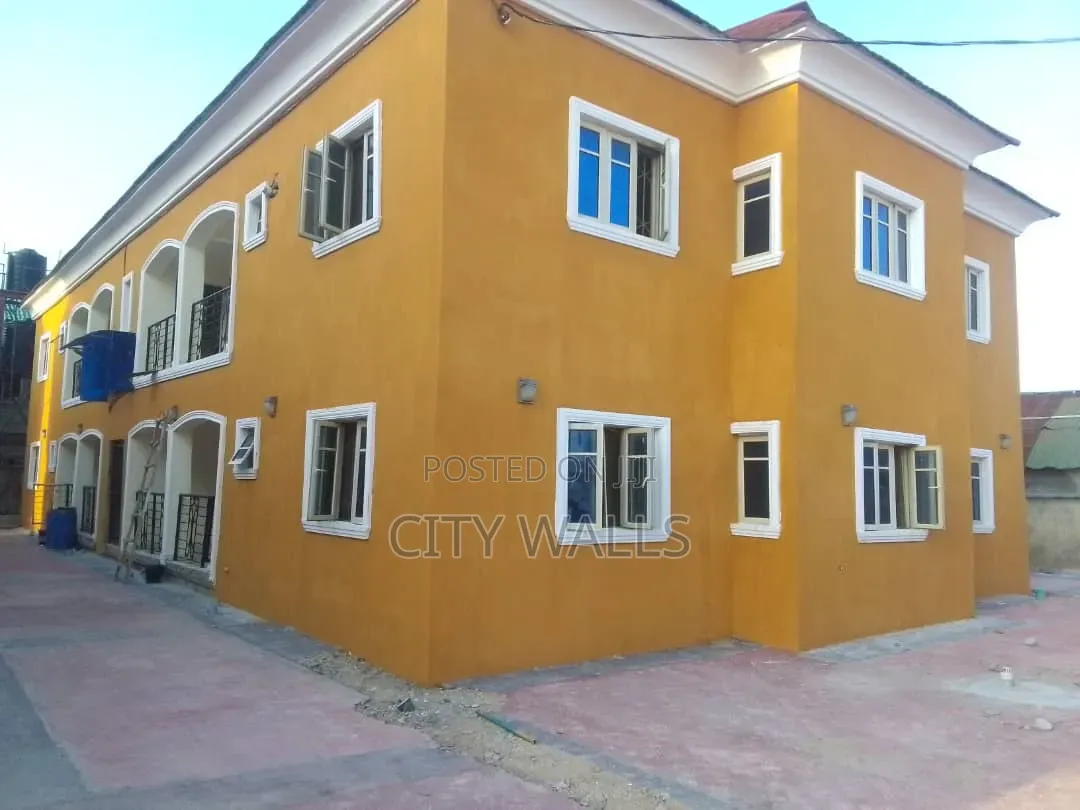 3bdrm Block of Flats in Ogombo for rent in Ogombo