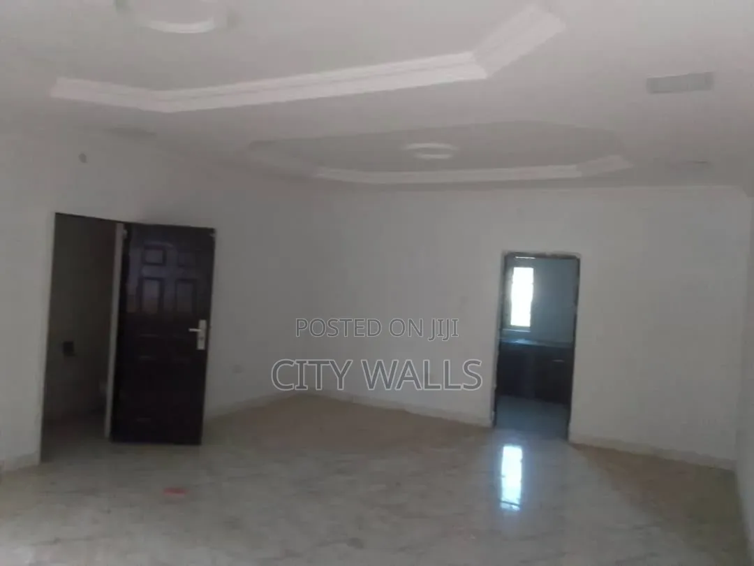 3bdrm Block of Flats in Ogombo for rent in Ogombo