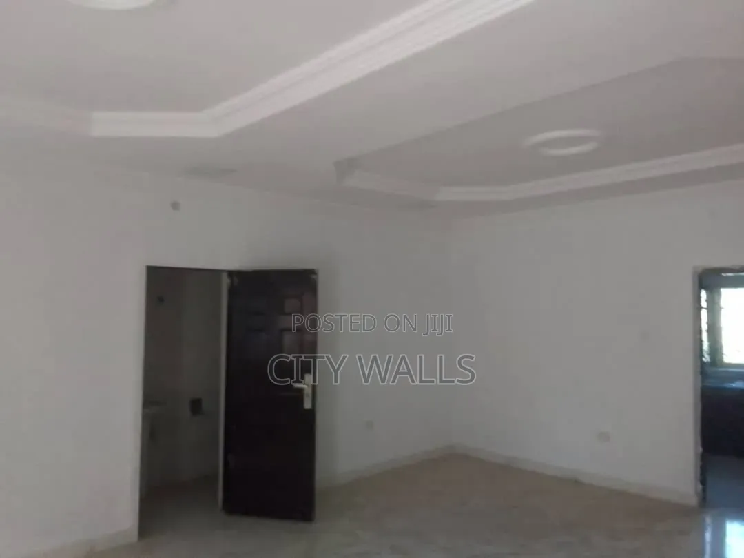 3bdrm Block of Flats in Ogombo for rent in Ogombo