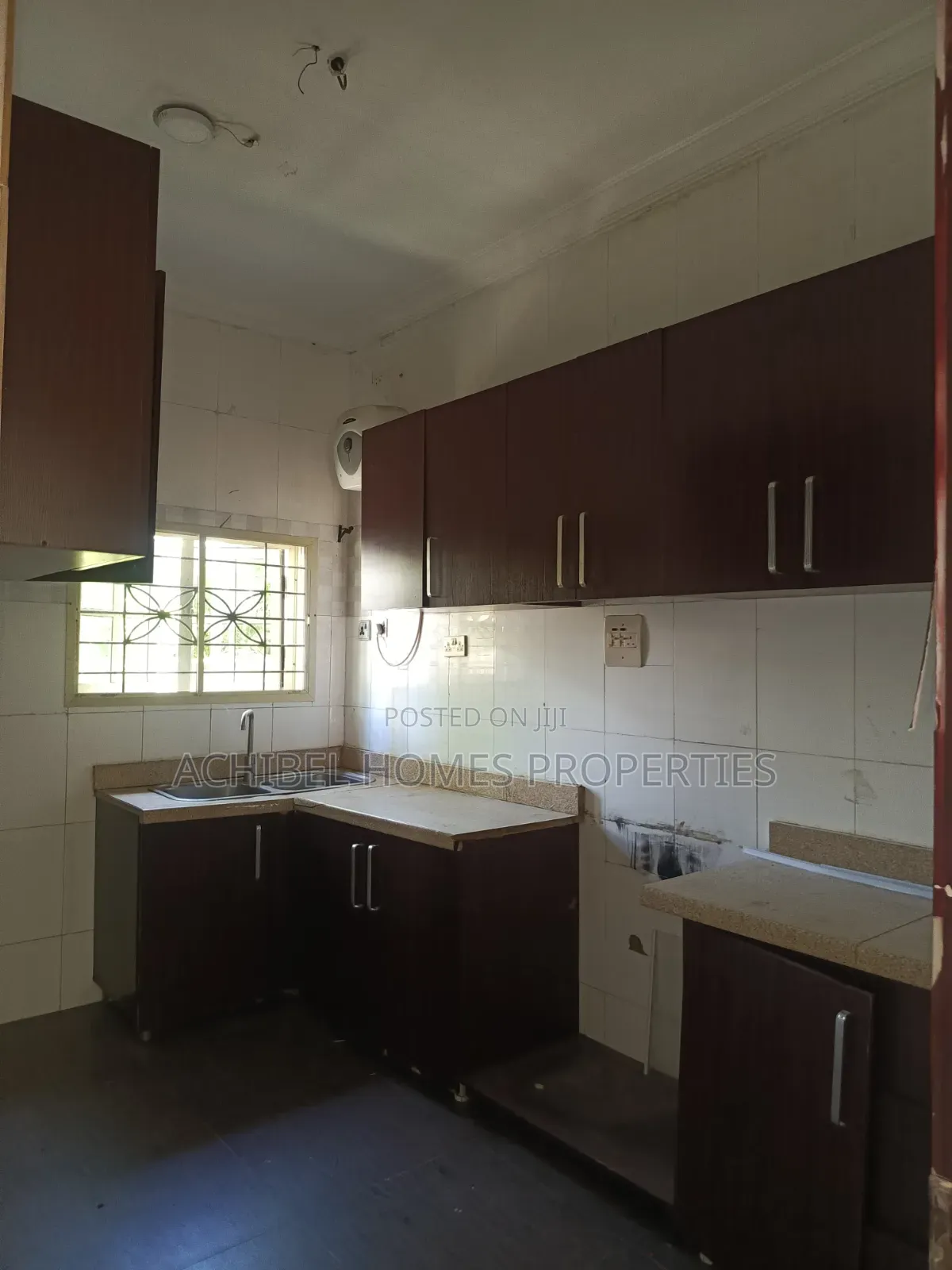 3bdrm Bungalow in Off Hakeem Dickson, Lekki Phase 1 for rent in Lekki Phase 1