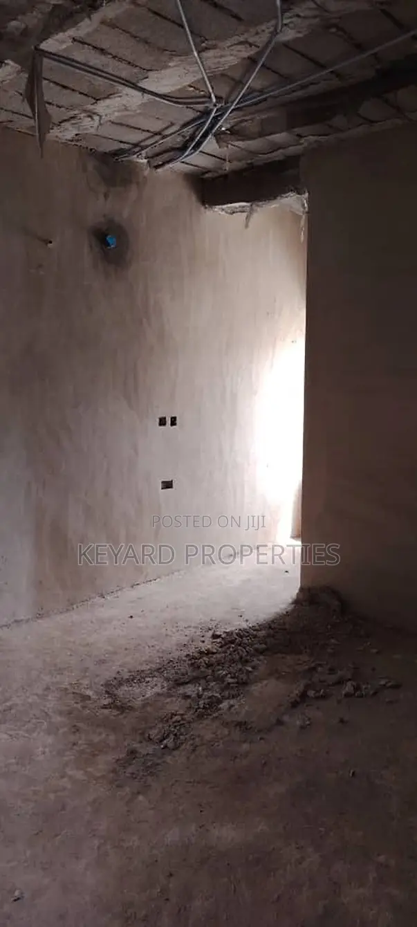 3bdrm Apartment in Kaura for sale in Kaura