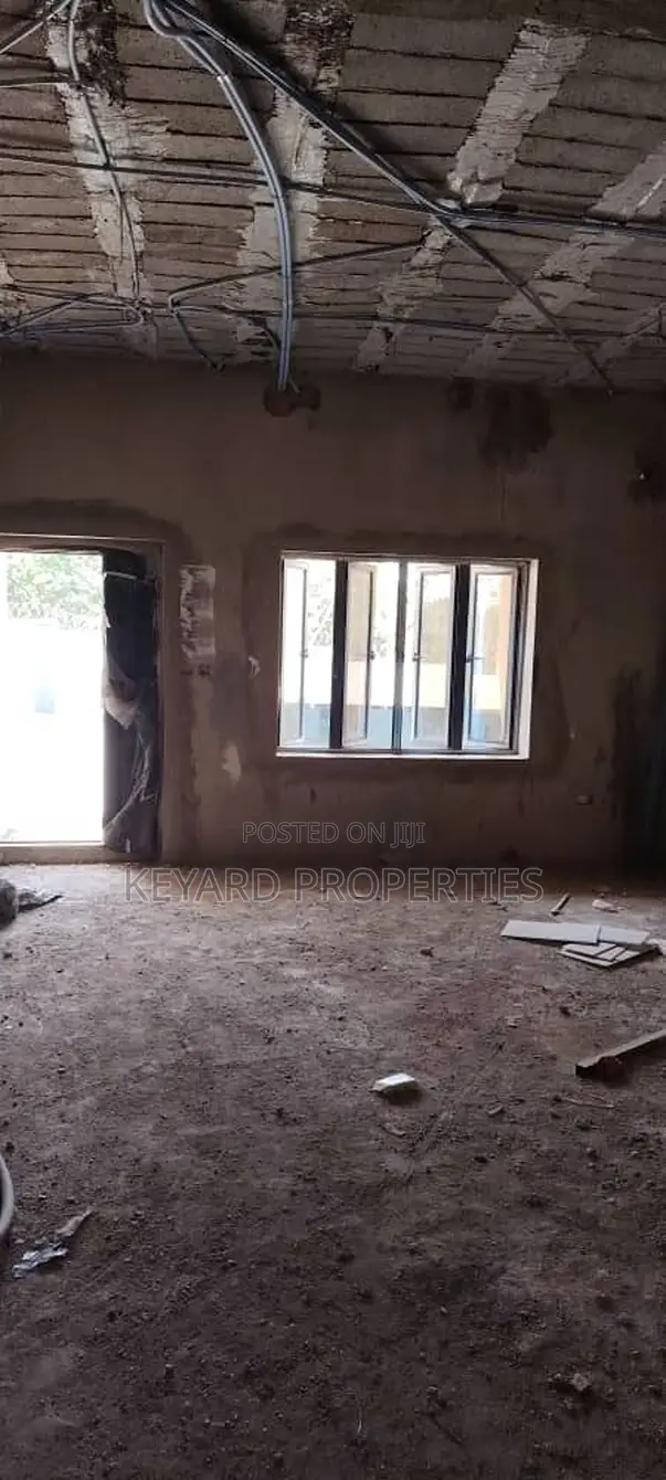 3bdrm Apartment in Kaura for sale in Kaura