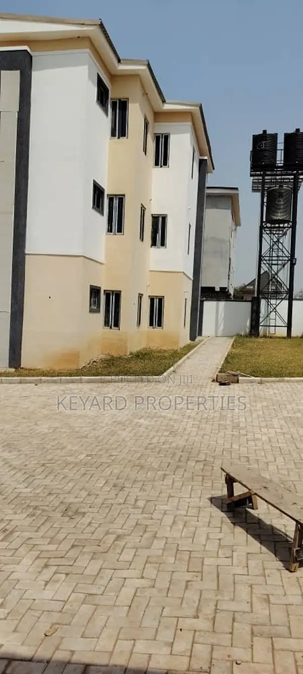 3bdrm Apartment in Kaura for sale in Kaura