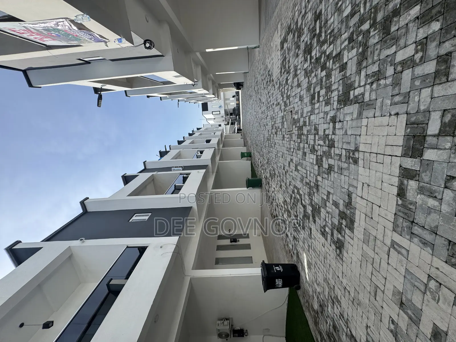 5bdrm Townhouse/Terrace in B Ikota, Lekki Phase 2 for sale in Lekki Phase 2