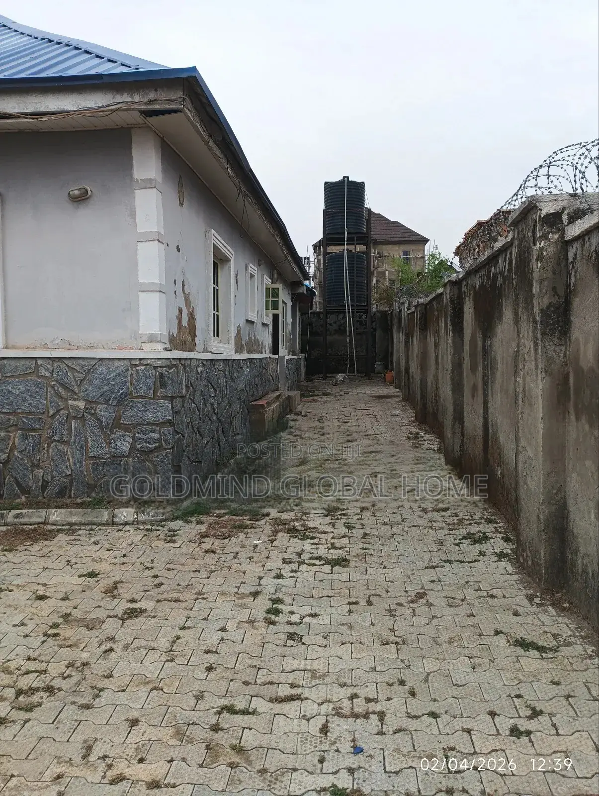 4bdrm Bungalow in Lugbe - Abuja for sale in Sabon Lugbe