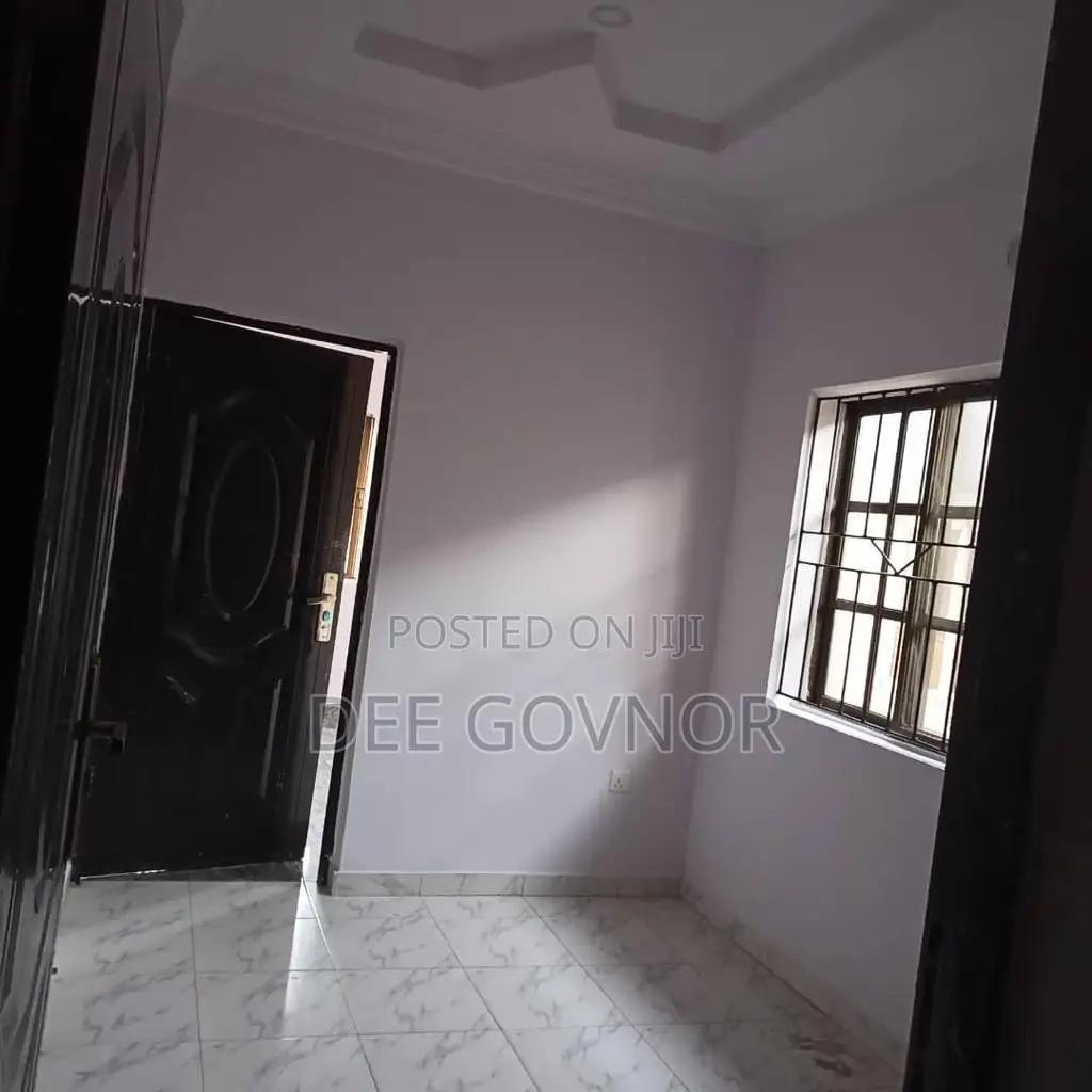 5bdrm Townhouse/Terrace in B Ikota, Lekki Phase 2 for sale in Lekki Phase 2
