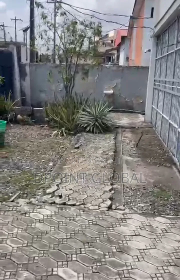 7bdrm Duplex in In Estate, Adeniyi Jones for sale in Adeniyi Jones